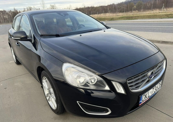 Volvo V60 cena 41000 przebieg: 242000, rok produkcji 2013 z Kłodzko małe 667